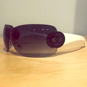 CHANEL Sunglasses
